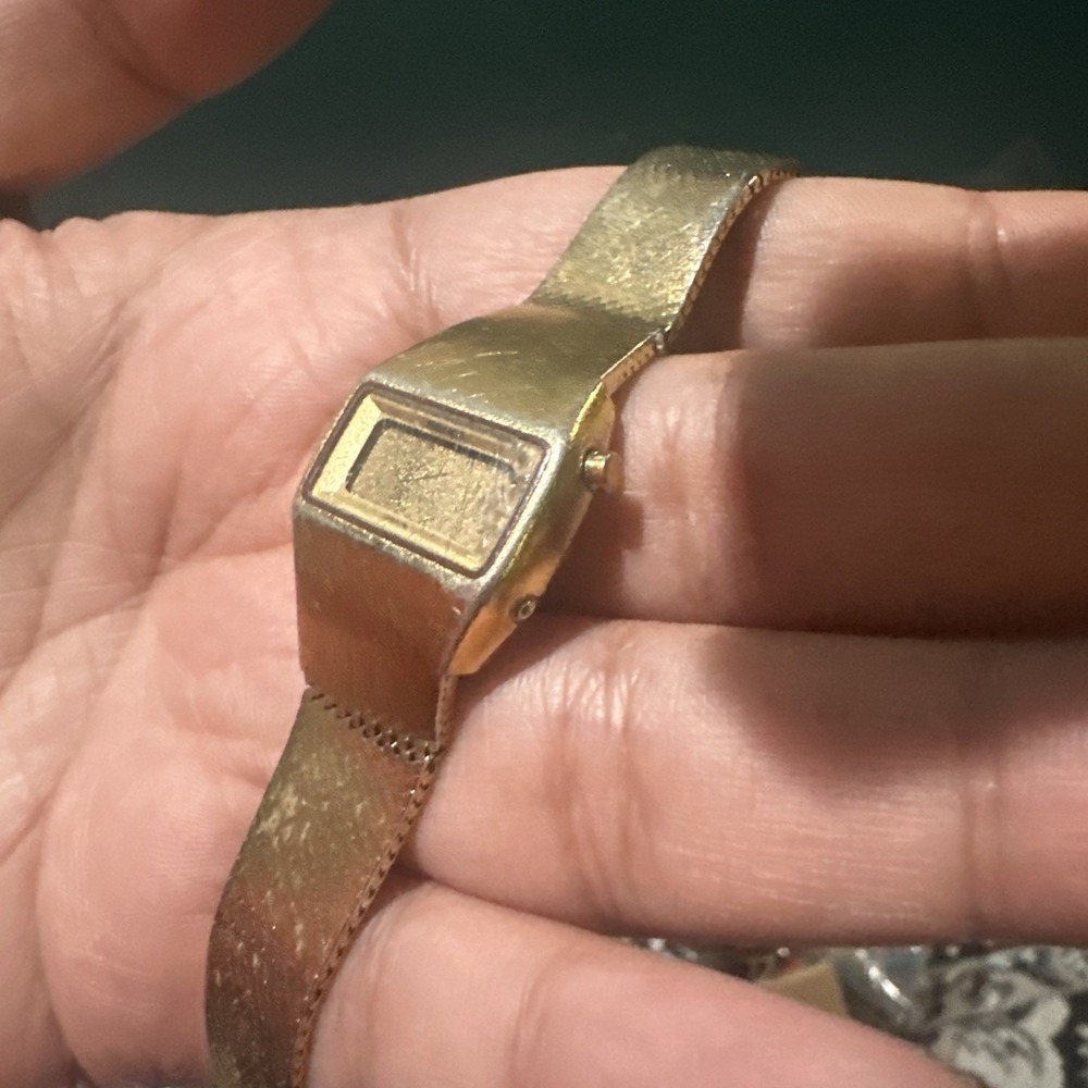 Rare Vintage Seiko Gold Tone Digital Womens Watch Japan L221-5020 Untested As Is